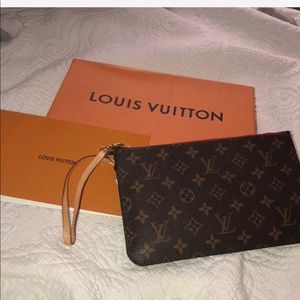 Beautiful Pochette ❤️ Louis Vuitton Damier Hunt❤️